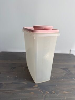 Vintage Tupperware cereal keeper